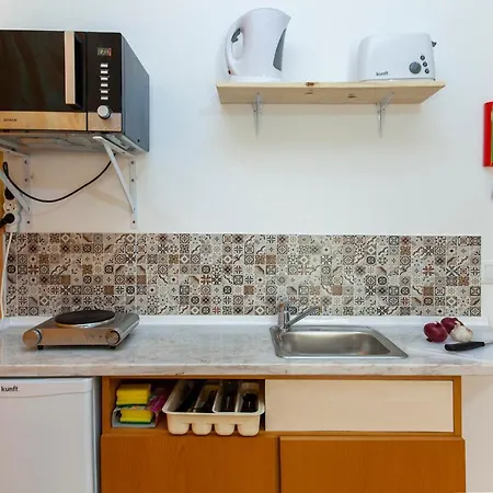 A16 - Aquazul 1 Bed Flat *
